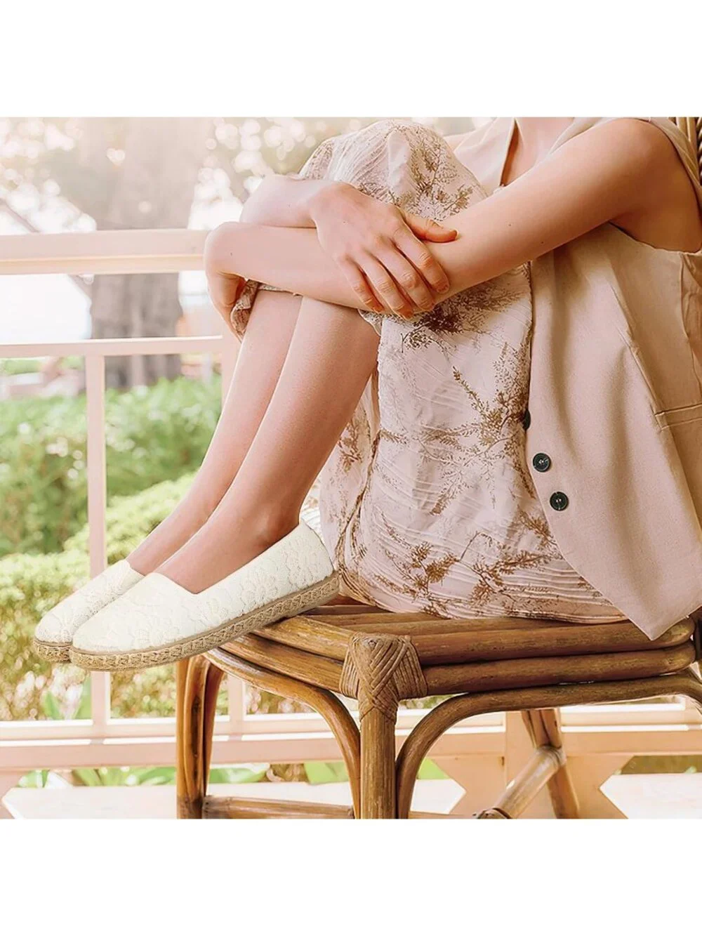 Women's Nude Rubber Flower Embroidered Comfortable Round Toe Casual Ballet Flats